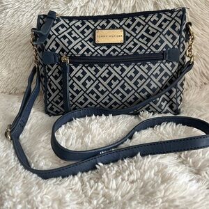 NWOT Tommy Hilfiger Navy Crossbody Bag with Geometric Pattern​​​​​​